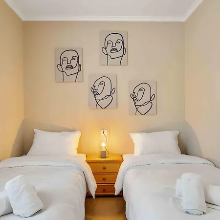 House With Private Pool 木屋 托雷维耶哈